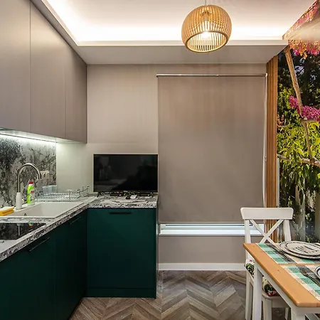 Tiny In Center Of Apartamento Varna