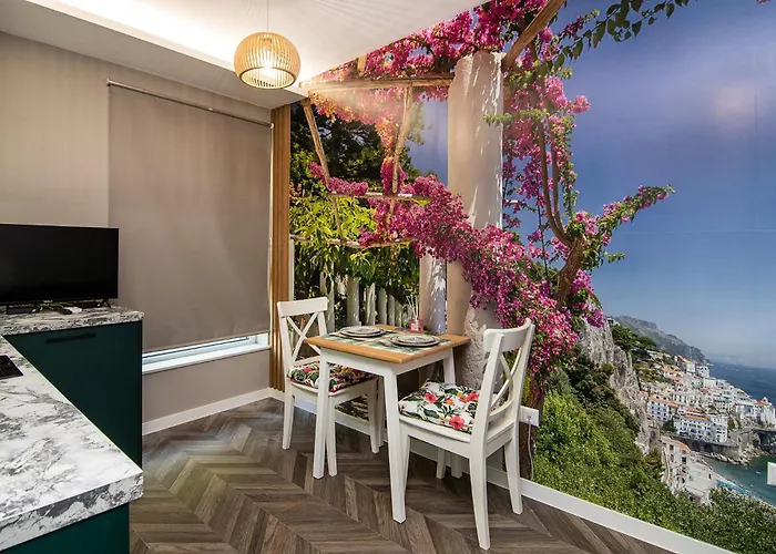 Tiny In Center Of Appartamento *