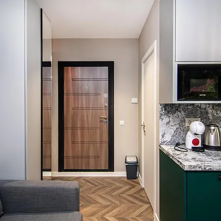 Tiny In Center Of Appartement *